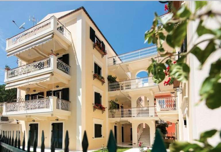 Kirki Filoxenia Apartments By Corfuescapes Benitses  Bagian luar foto