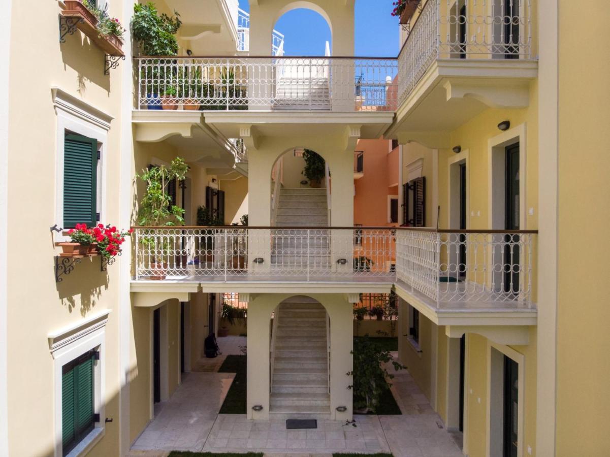 Kirki Filoxenia Apartments By Corfuescapes Benitses  Bagian luar foto